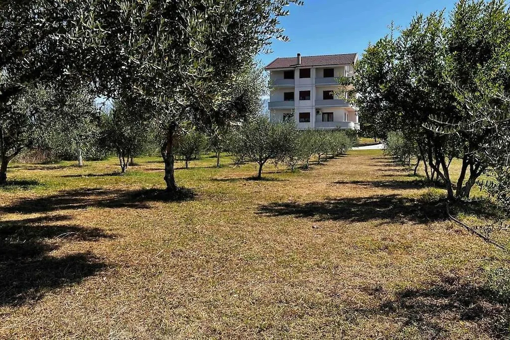 Vila Lufi Kamez